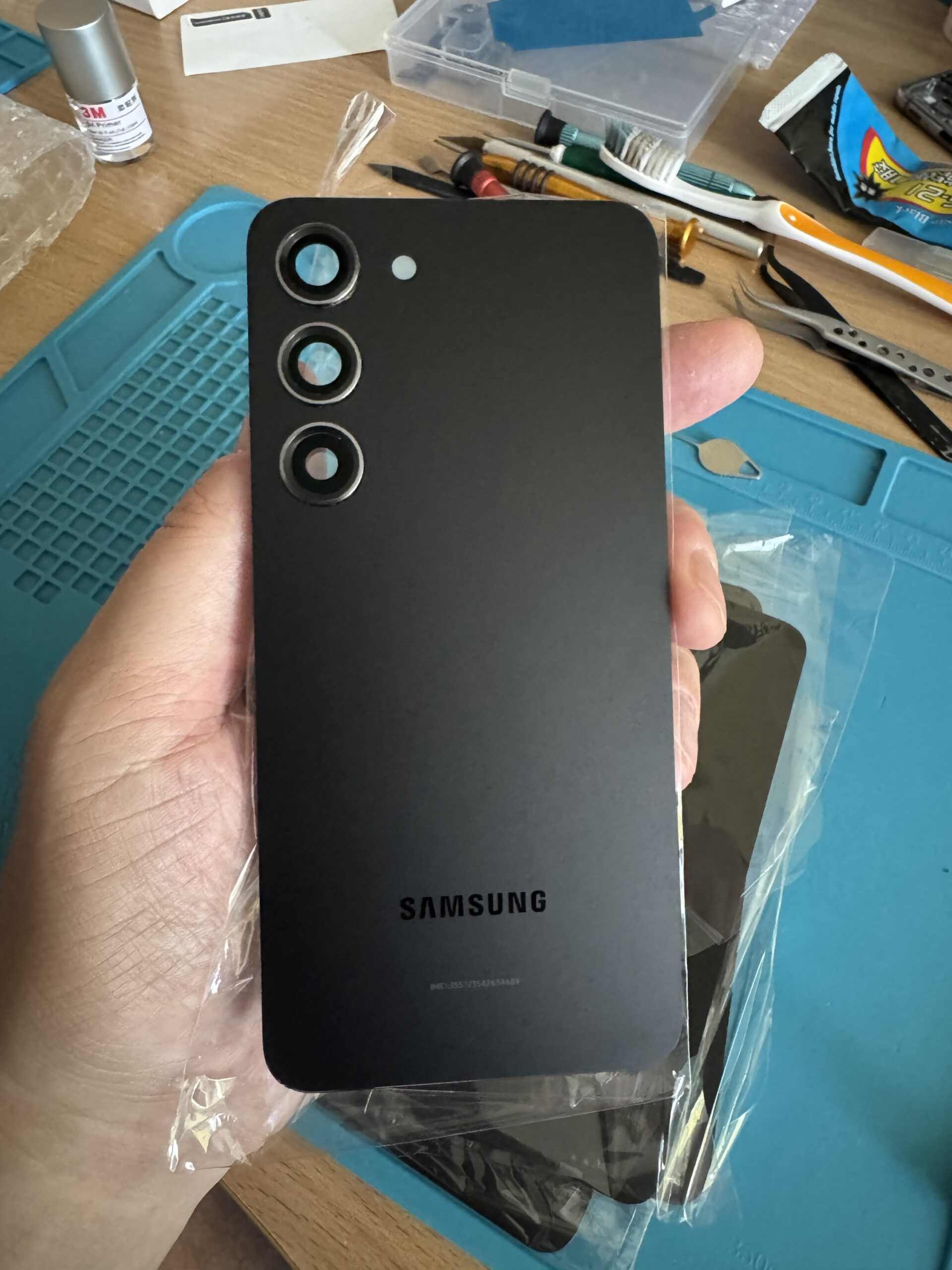 Задня кришка Samsung S23 Black чорна оригінал S911