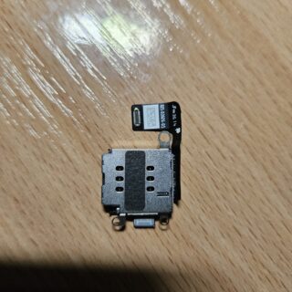 Iphone 14 сім приймач зчитувач