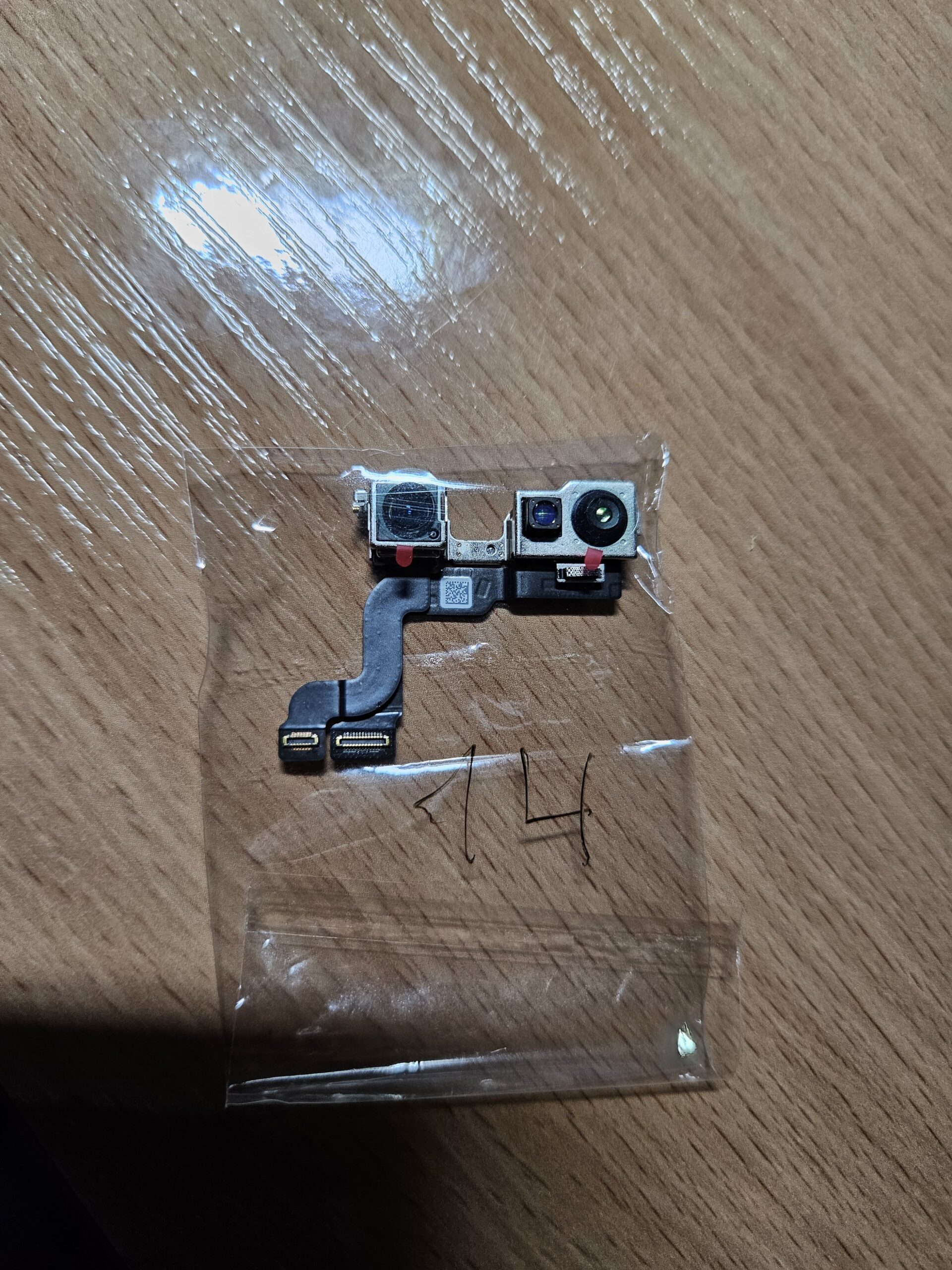 Iphone 14 фронтальна камера передня Face id