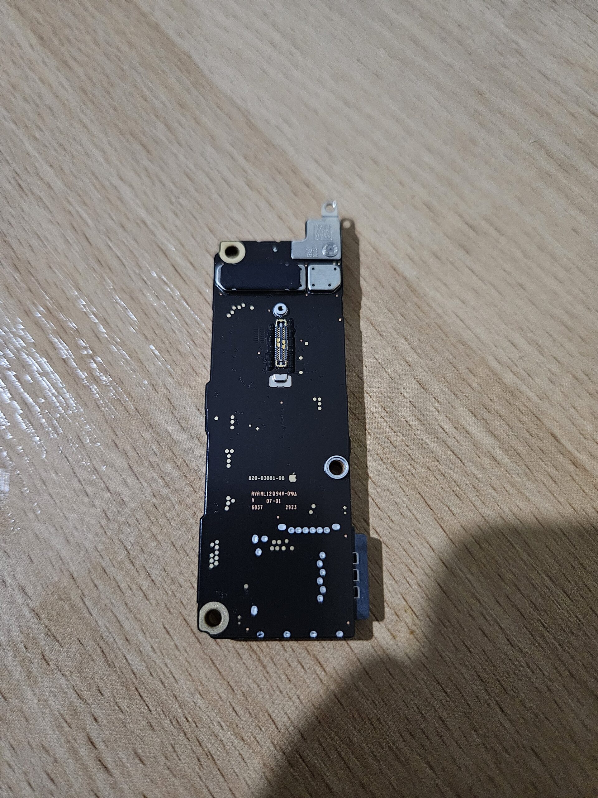 Iphone 15 Pro Материнська плата заблокована Icloud 1TB EU - Зображення 3